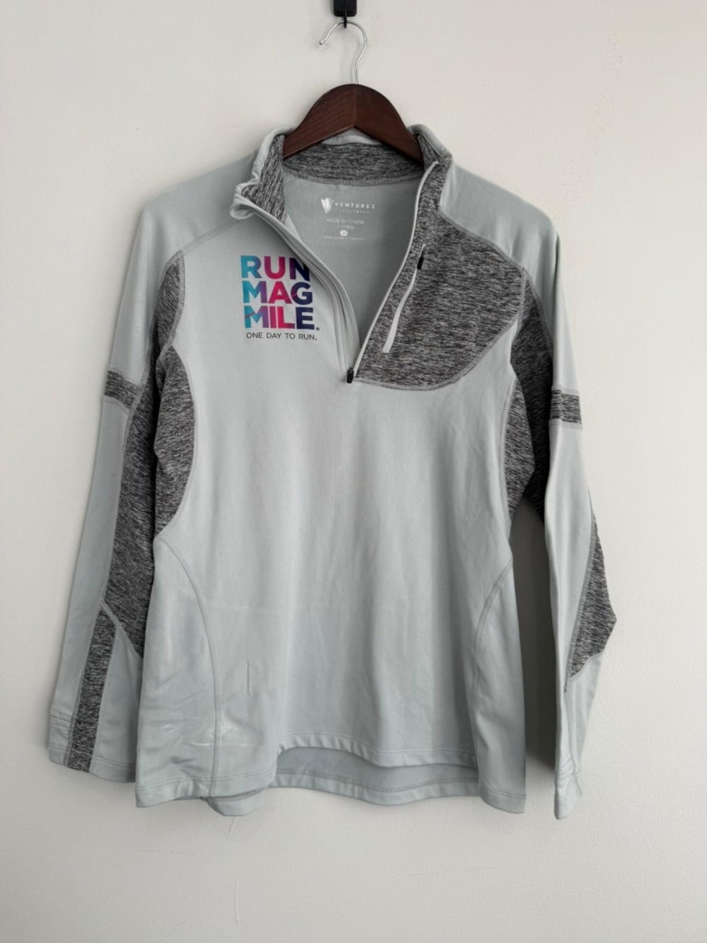 VENTURES ENDURANCE Womens Medium Gray Long Sleeve 1/4 Zip Mag Mile Running Shirt